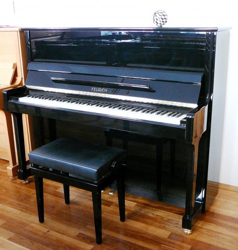 Feurich Klavier 122