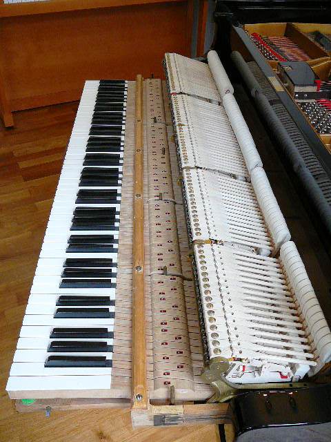 Steinway & Sons  Modell M (1,70m) lang