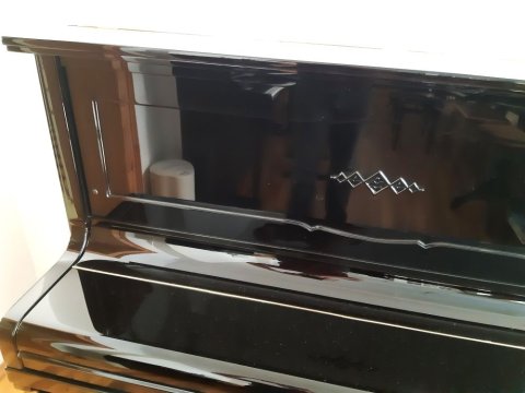 Seiler Klavier 128